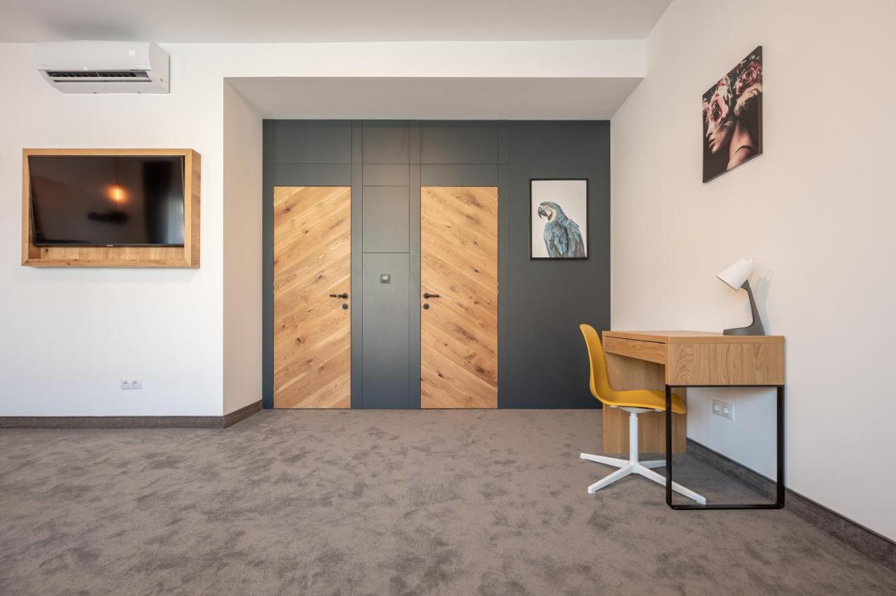 Calvin Apart otel Oradea Dış mekan fotoğraf