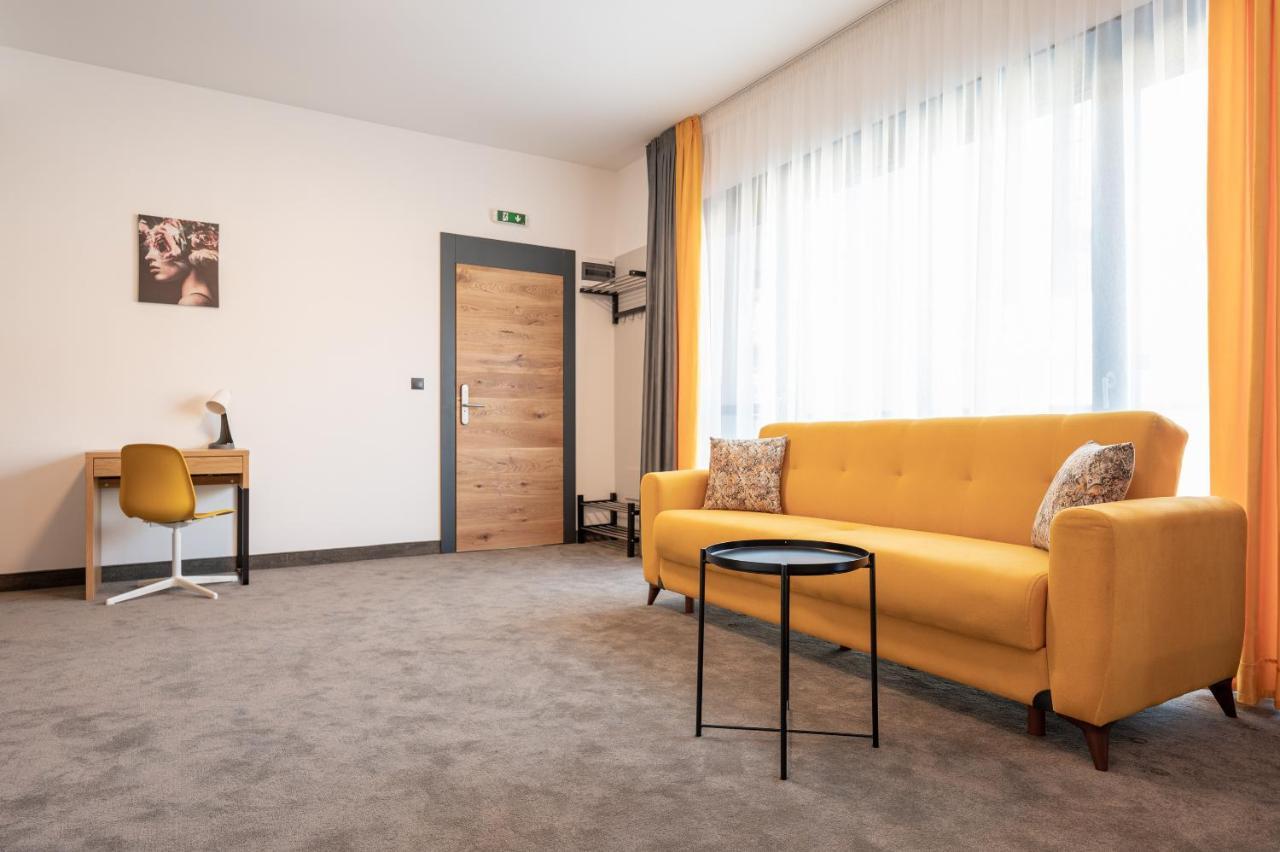 Calvin Apart otel Oradea Dış mekan fotoğraf