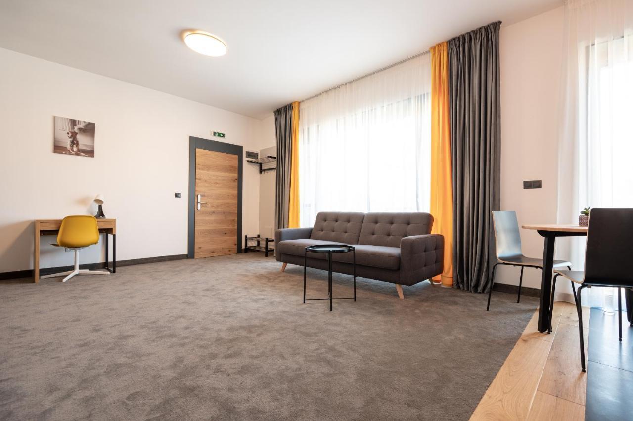 Calvin Apart otel Oradea Dış mekan fotoğraf