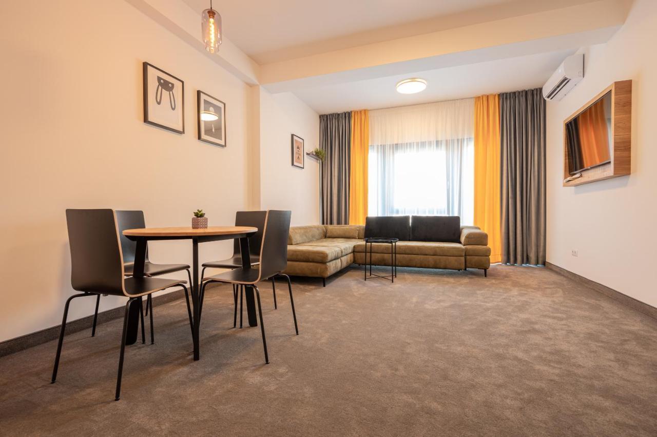 Calvin Apart otel Oradea Oda fotoğraf