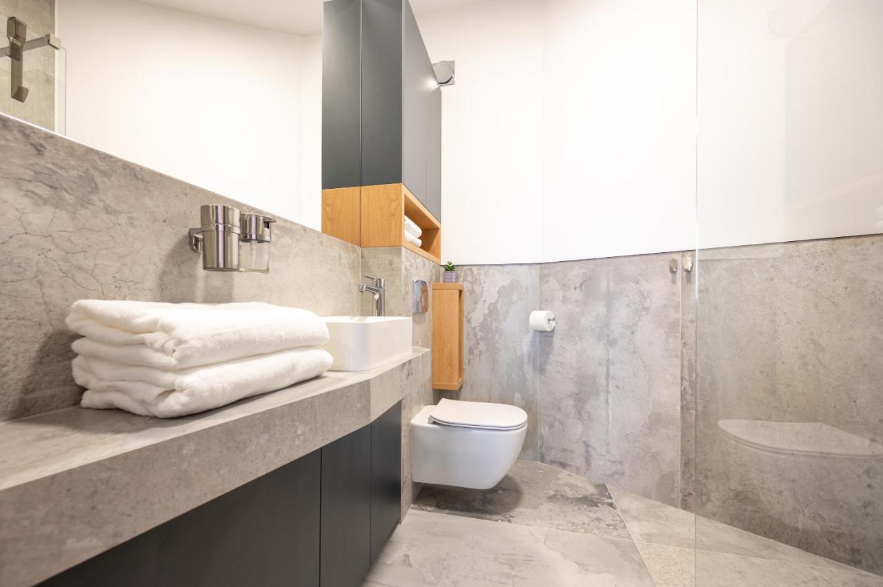 Calvin Apart otel Oradea Dış mekan fotoğraf