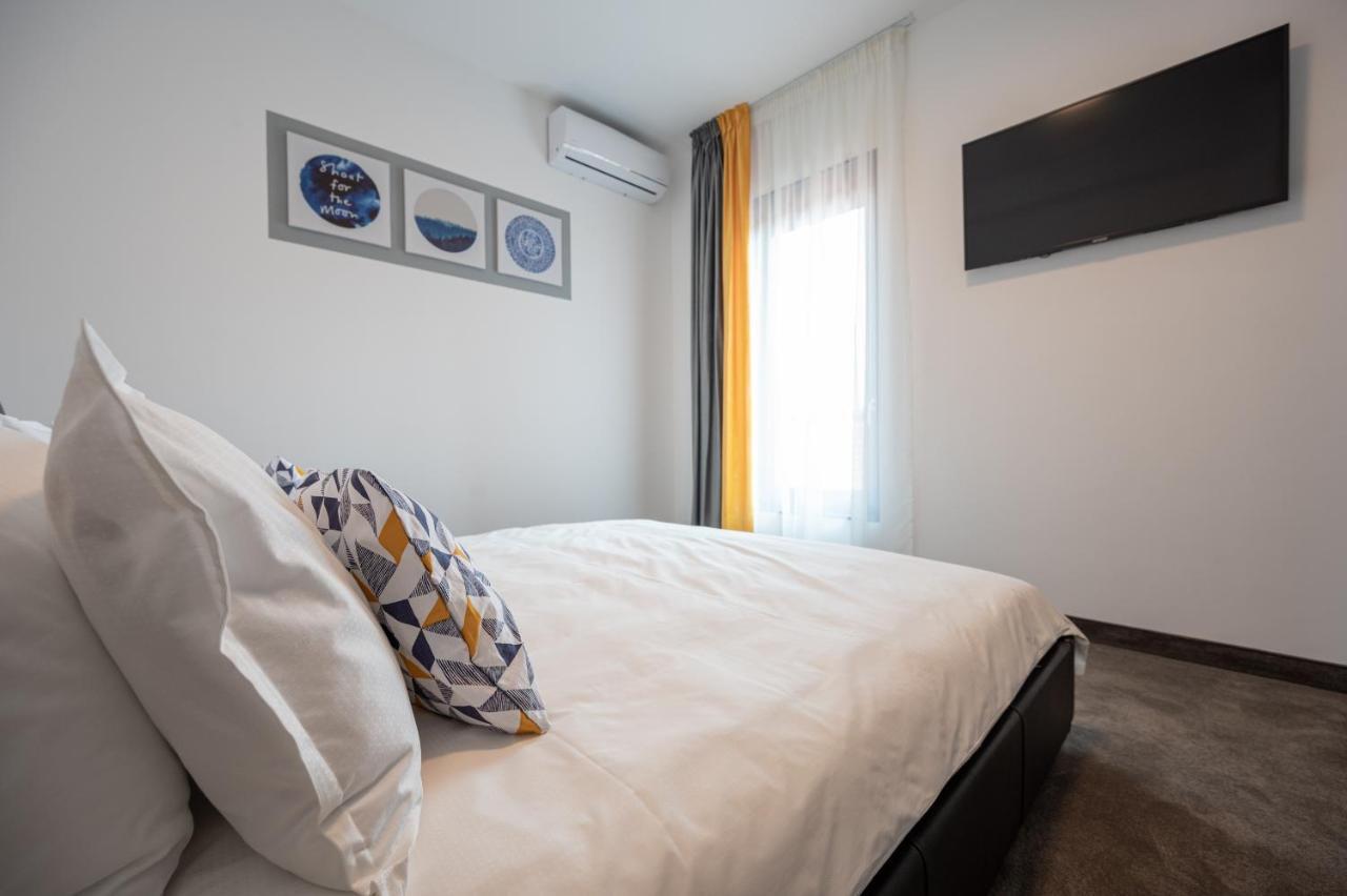 Calvin Apart otel Oradea Dış mekan fotoğraf