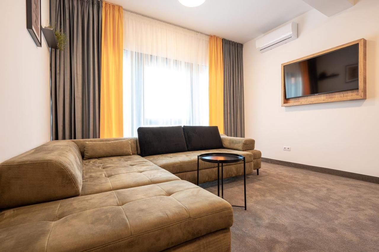 Calvin Apart otel Oradea Dış mekan fotoğraf