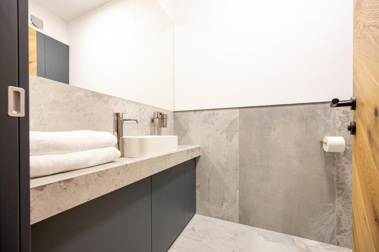 Calvin Apart otel Oradea Dış mekan fotoğraf
