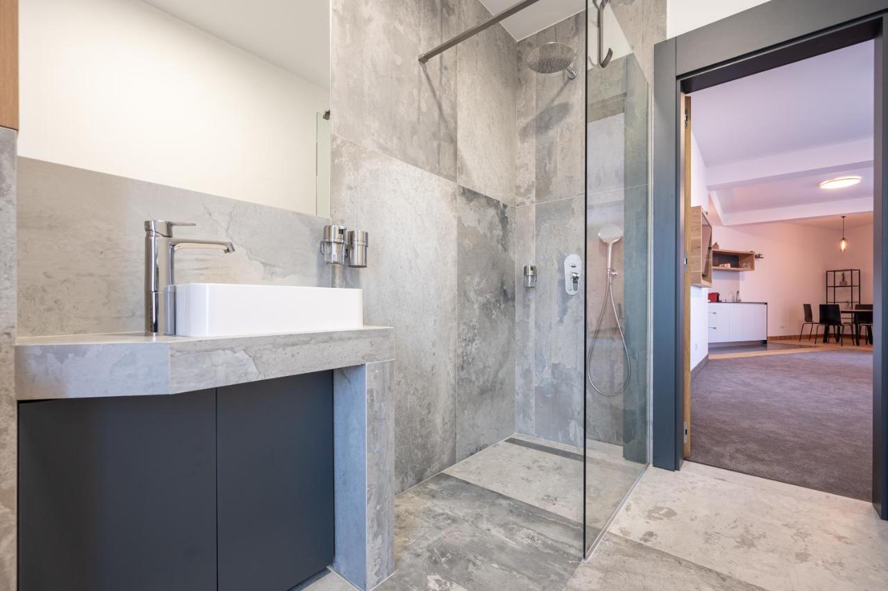 Calvin Apart otel Oradea Dış mekan fotoğraf