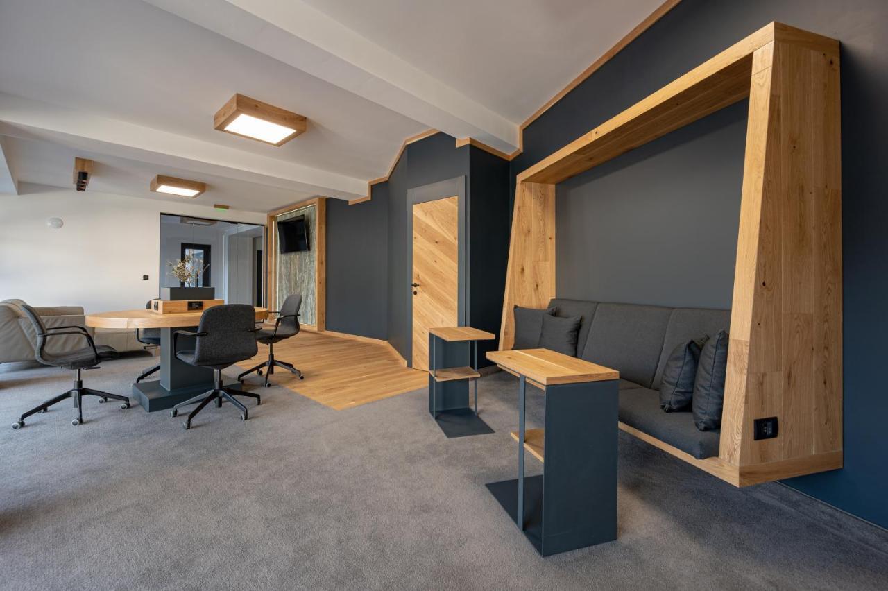 Calvin Apart otel Oradea Dış mekan fotoğraf
